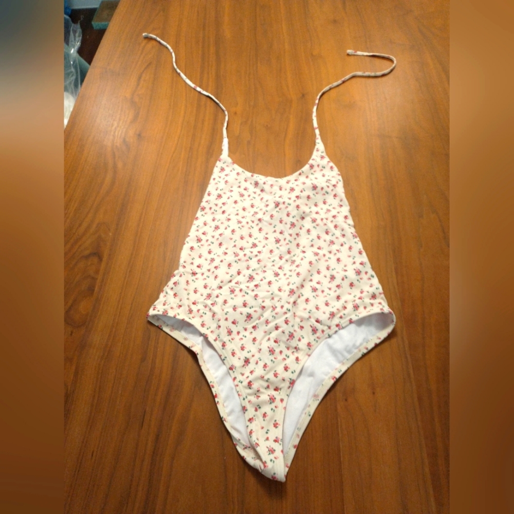 Spiritual Gangster low back floral neck tie one piece swimsuit Medium NWT.